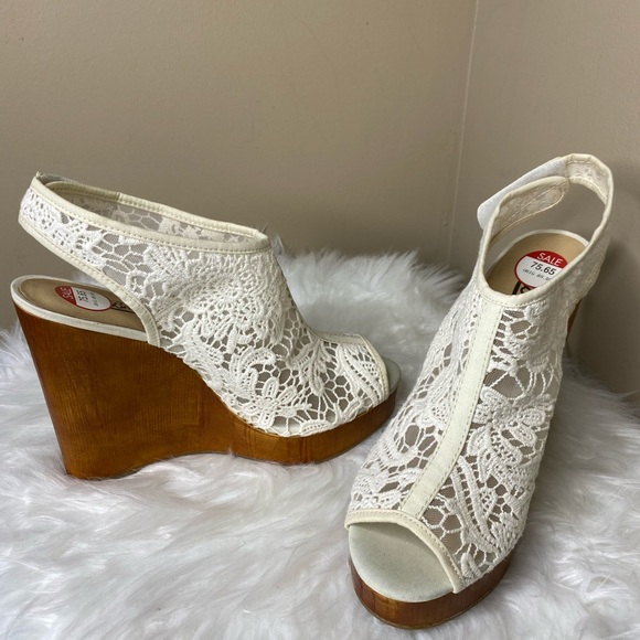 LUCKY BRAND White Lace Crochet Wedge Heel - Picture 8 of 11